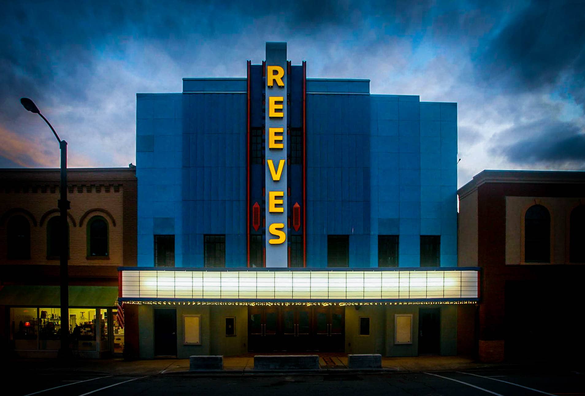 Reeves Theater & Cafe