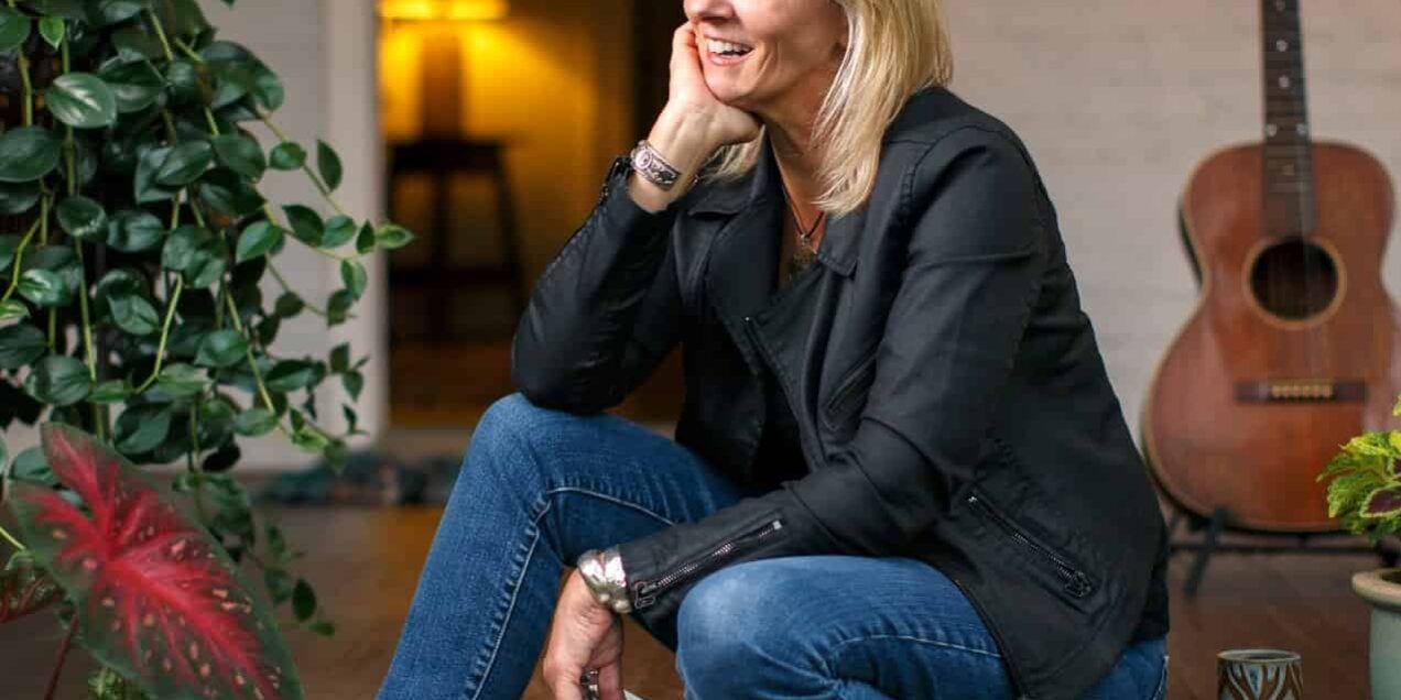 Laurelyn Dossett Laurelyn Dossett